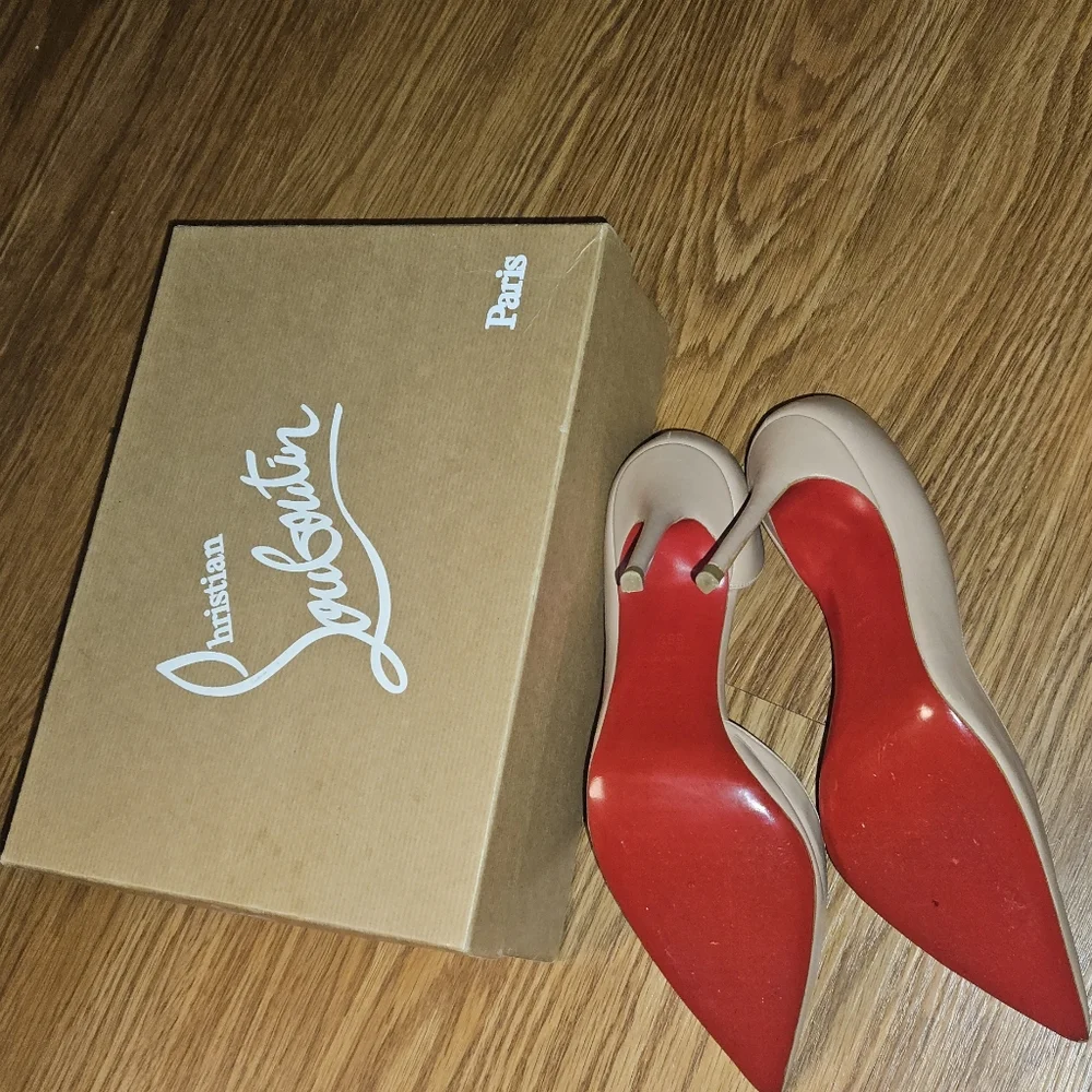 Christian Loubtuin IRIZIA In Nude 38.5 - Picture 2 of 7